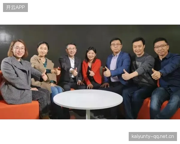 纽卡斯尔联外线连攻造成超大防区压力